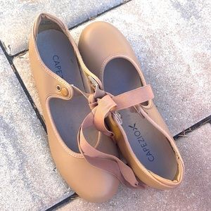 Capezio nude tap shoes size 2